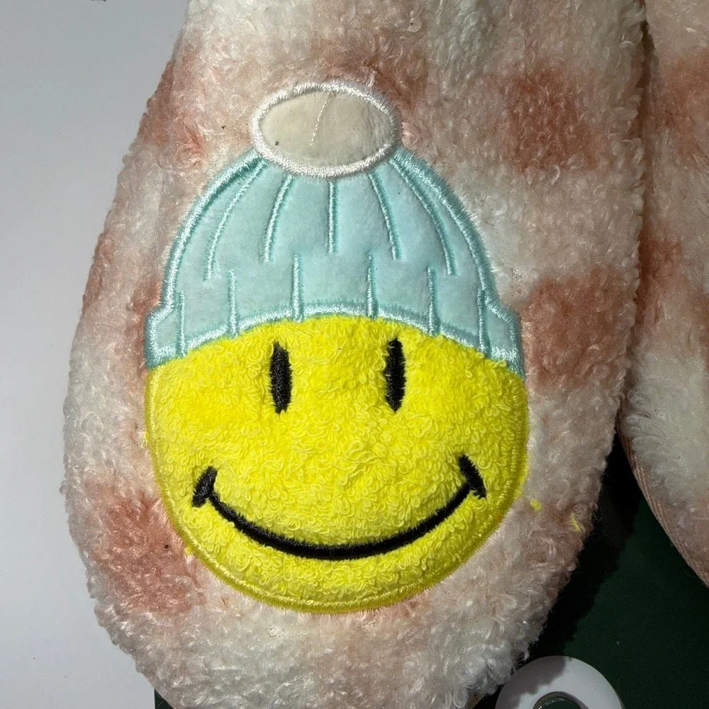Dakota Fleece Girls Size L 2/3 Smiley‎ Face Beanie Plush Slippers Pink Checkered